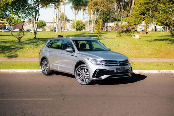 VOLKSWAGEN TIGUAN 2.0 300 TSI GASOLINA ALLSPACE R-LINE AUTOMÁTICO VOLKSWAGEN TIGUAN 2.0 300 TSI GASOLINA ALLSPACE R-LINE AUTOMÁTICO